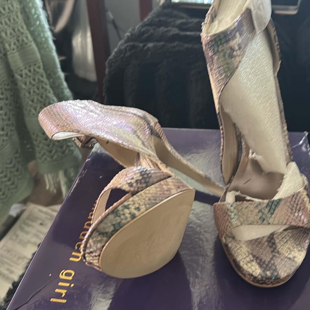Size 8.5. Excellent Condition - Picture 3 of 4
